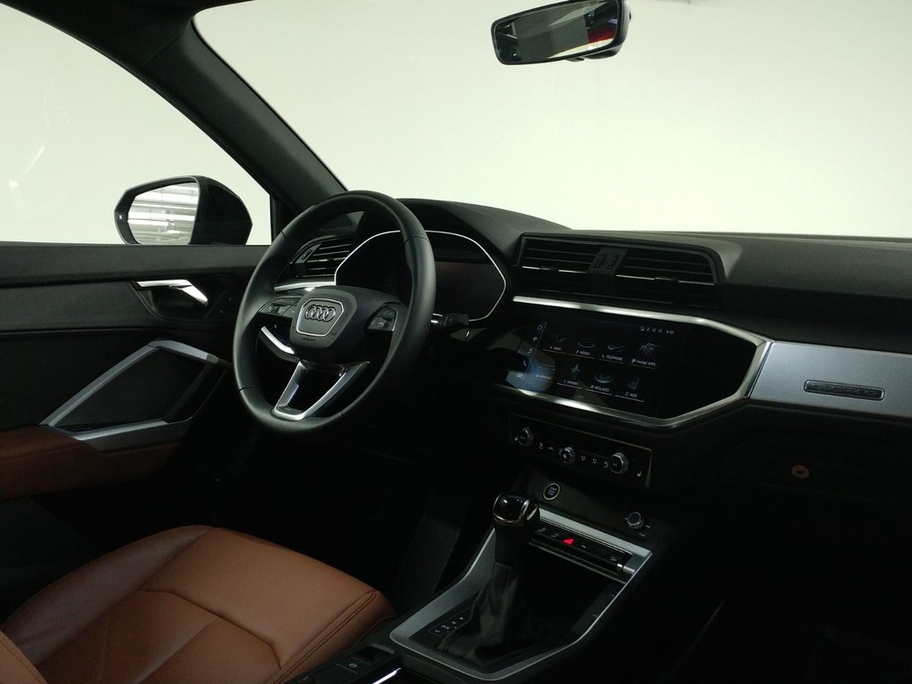 2025 Audi Q3 45 KOMFORT QUATTRO TOIT PANO|VOLANT CHAUFFANT in Laval, Quebec - 7 - w1024h768px