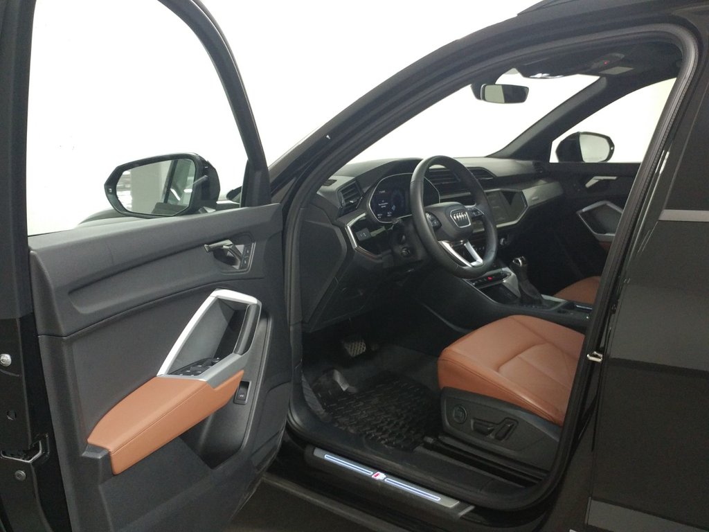 2025 Audi Q3 45 KOMFORT QUATTRO TOIT PANO|VOLANT CHAUFFANT in Laval, Quebec - 12 - w1024h768px
