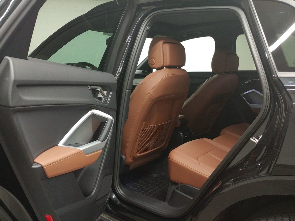 2025 Audi Q3 45 KOMFORT QUATTRO TOIT PANO|VOLANT CHAUFFANT in Laval, Quebec - 9 - w1024h768px