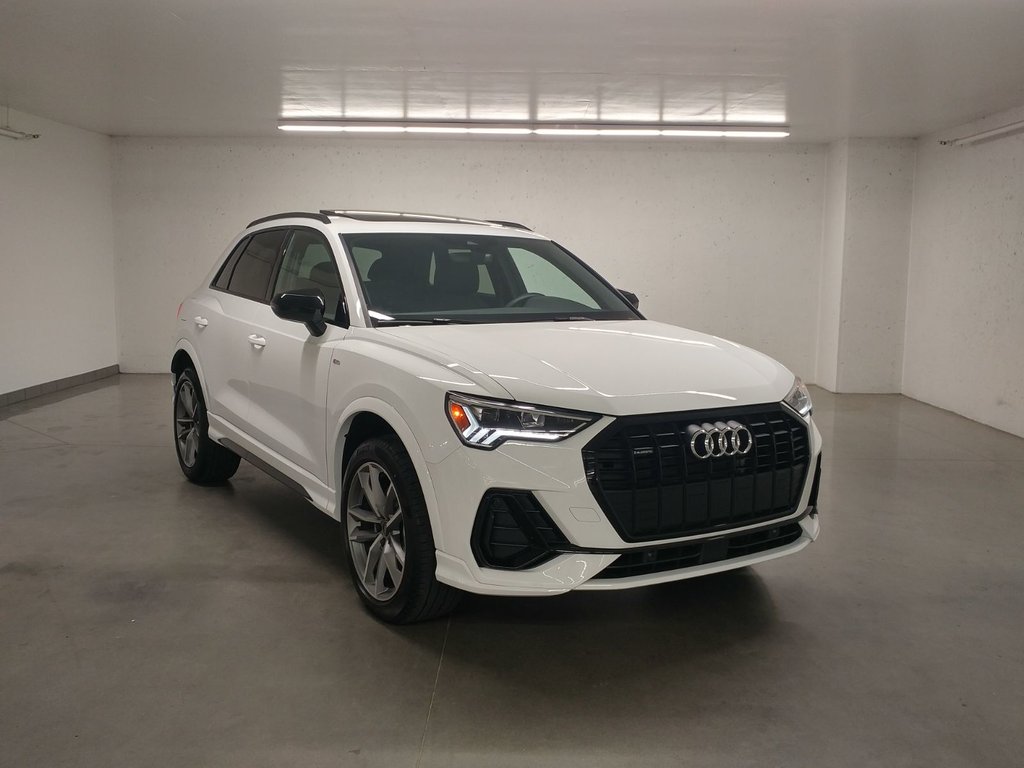 2025 Audi Q3 KOMFORT QUATTRO VORSPRUNG TOIT|CARPLAY|ANGLE MORT in Laval, Quebec - 1 - w1024h768px