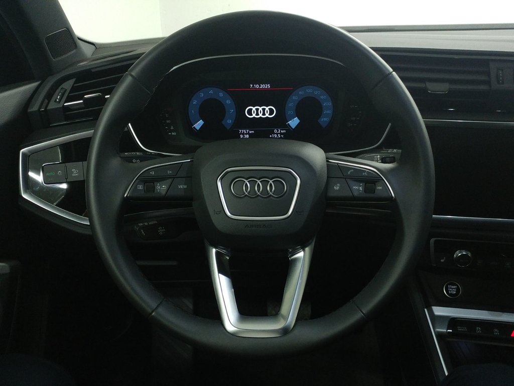 2025 Audi Q3 KOMFORT QUATTRO VORSPRUNG TOIT|CARPLAY|ANGLE MORT in Laval, Quebec - 17 - w1024h768px
