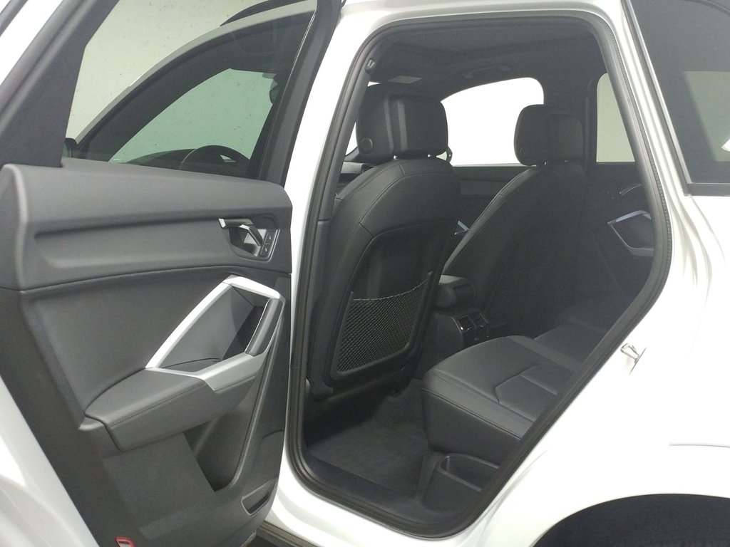 2025 Audi Q3 KOMFORT QUATTRO VORSPRUNG TOIT|CARPLAY|ANGLE MORT in Laval, Quebec - 9 - w1024h768px