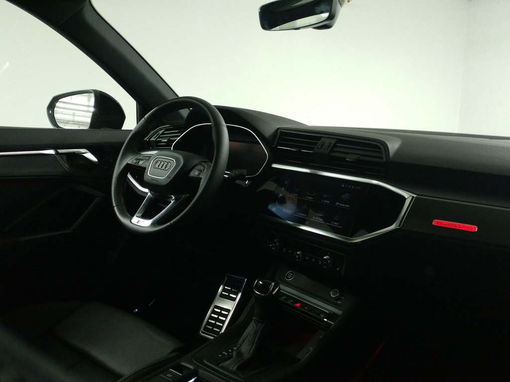 Audi Q3 PROGRESSIV QUATTRO S-LINE BLACK OPTICS TOIT PANO 2025 à Laval, Québec - 7 - w1024h768px