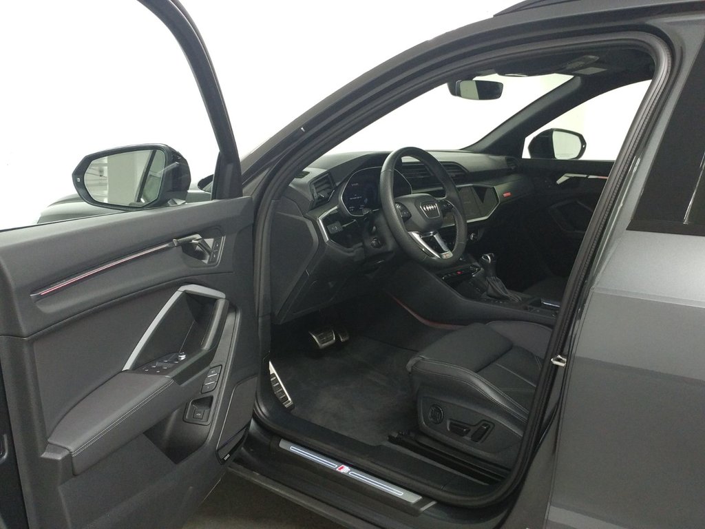 Audi Q3 PROGRESSIV QUATTRO S-LINE BLACK OPTICS TOIT PANO 2025 à Laval, Québec - 12 - w1024h768px