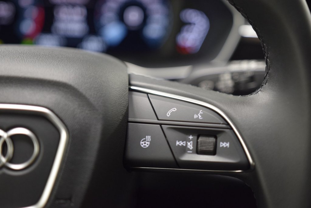 2025 Audi Q3 45 KOMFORT QUATTRO TOIT PANO|CARPLAY|CAMERA in Laval, Quebec - 17 - w1024h768px