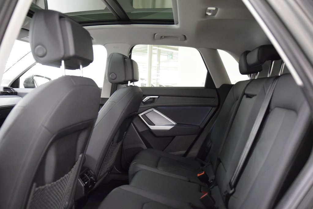 2025 Audi Q3 45 KOMFORT QUATTRO TOIT PANO|CARPLAY|CAMERA in Laval, Quebec - 11 - w1024h768px