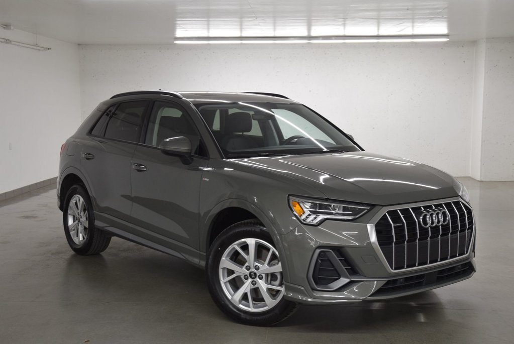 2025 Audi Q3 45 KOMFORT QUATTRO TOIT PANO|CARPLAY|CAMERA in Laval, Quebec - 1 - w1024h768px