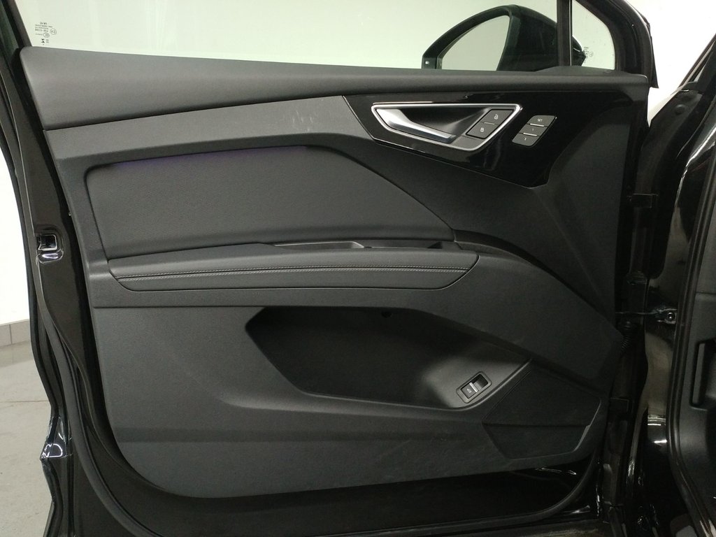 Audi Q4 e-tron TECHNIK S-LINE BLACK PACK|TECH PACK|PREMIUM PACK 2023 à Laval, Québec - 11 - w1024h768px