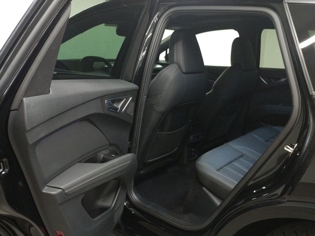 Audi Q4 e-tron TECHNIK S-LINE BLACK PACK|TECH PACK|PREMIUM PACK 2023 à Laval, Québec - 9 - w1024h768px