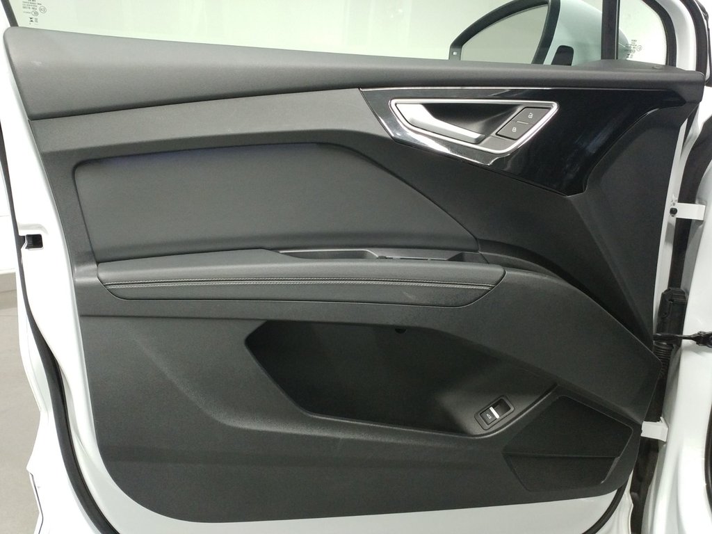 2024 Audi Q4 e-tron 55 QUATTRO TOIT PANO ANGLE MORT|CARPLAY|CAMERA in Laval, Quebec - 11 - w1024h768px