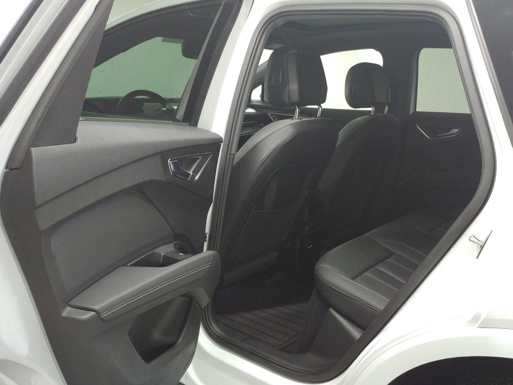 2024 Audi Q4 e-tron 55 QUATTRO TOIT PANO ANGLE MORT|CARPLAY|CAMERA in Laval, Quebec - 9 - w1024h768px