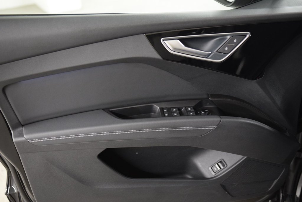 2025 Audi Q4 e-tron 55 QUATTRO TOIT PANO|NGLE MORT|SONOS|CARPLAY in Laval, Quebec - 10 - w1024h768px