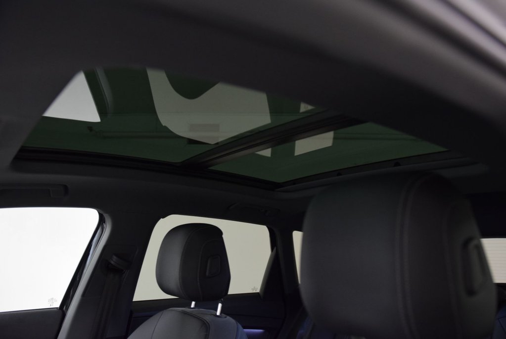 2025 Audi Q4 e-tron 55 QUATTRO TOIT PANO|NGLE MORT|SONOS|CARPLAY in Laval, Quebec - 9 - w1024h768px