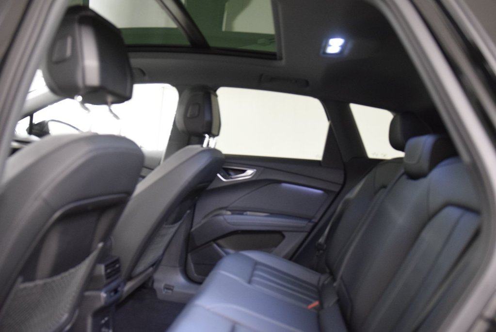 2025 Audi Q4 e-tron 55 QUATTRO TOIT PANO|NGLE MORT|SONOS|CARPLAY in Laval, Quebec - 13 - w1024h768px