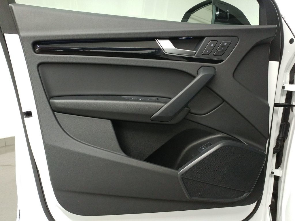 2025 Audi Q5 KOMFORT QUATTRO VORSPRUNG ENSEMBLE COMMODITÉS in Laval, Quebec - 11 - w1024h768px