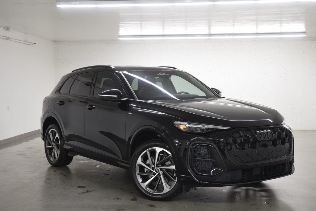 2025 Audi Q5 TECHNIK S-LINE BLACK OPTIC|TOIT|ANGLE MORT|CARPLAY in Laval, Quebec - 4 - w1024h768px