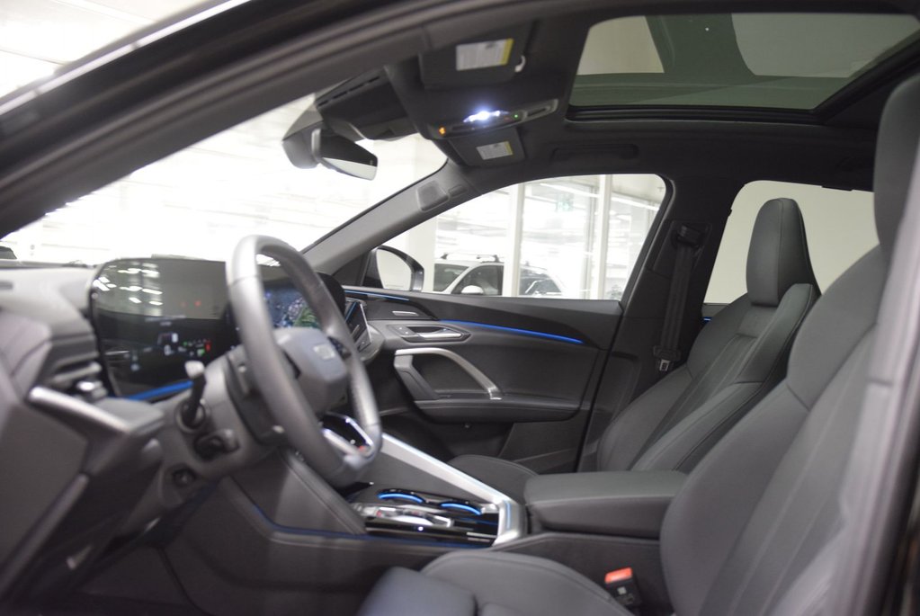 2025 Audi Q5 TECHNIK S-LINE BLACK OPTIC|TOIT|ANGLE MORT|CARPLAY in Laval, Quebec - 10 - w1024h768px