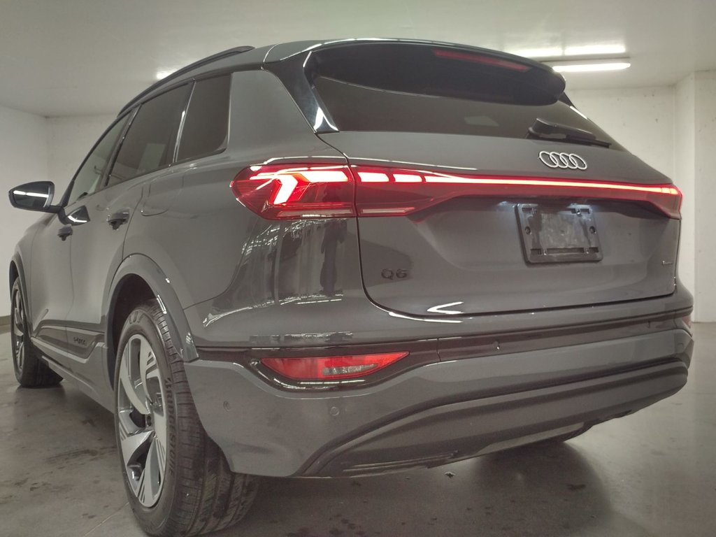 2025 Audi Q6 e-tron QUATTRO ENSEMBLE COMMODTÉ TOIT PANO|ANGLE MORT in Laval, Quebec - 17 - w1024h768px