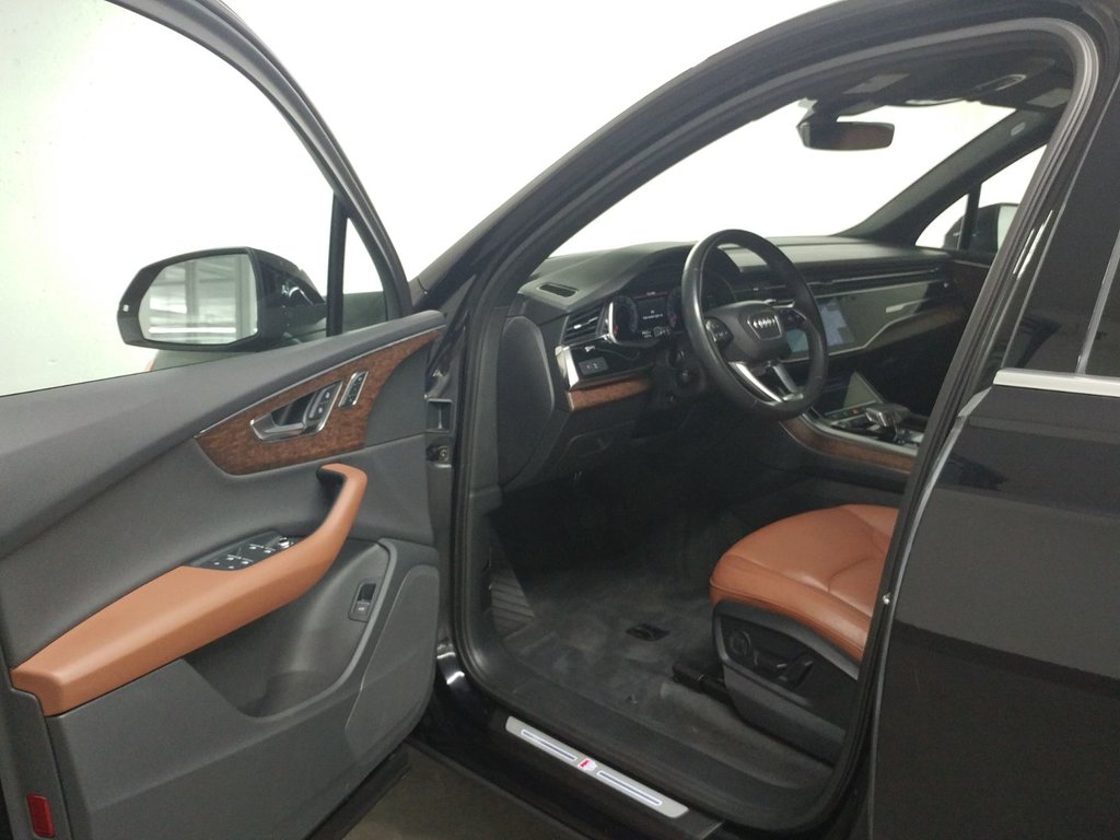 2021 Audi Q7 55 TFSI KOMFORT QUATTRO TOIT PANO| CARPLAY|HITCH in Laval, Quebec - 12 - w1024h768px