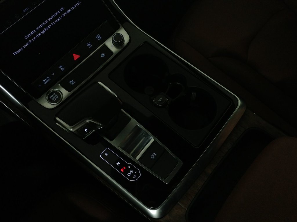 2021 Audi Q7 55 TFSI KOMFORT QUATTRO TOIT PANO| CARPLAY|HITCH in Laval, Quebec - 16 - w1024h768px