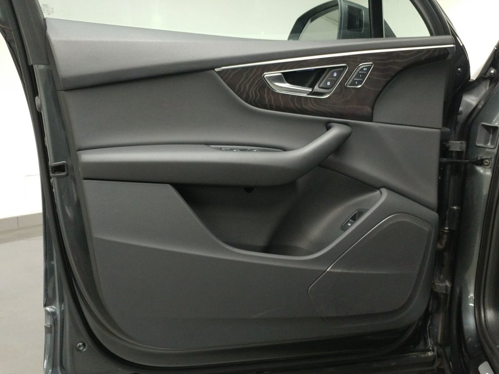Audi Q7 55 KOMFORT QUATTRO TOIT PANO|HITCH|CARPLAY|CAMERA 2021 à Laval, Québec - 11 - w1024h768px