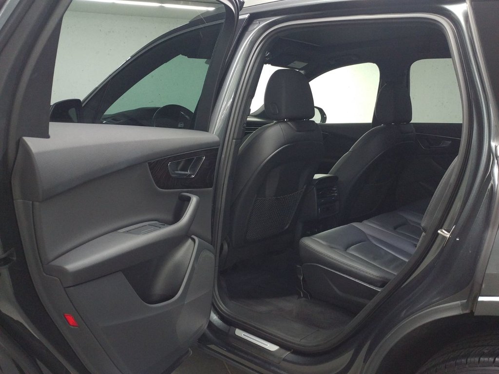 Audi Q7 55 KOMFORT QUATTRO TOIT PANO|HITCH|CARPLAY|CAMERA 2021 à Laval, Québec - 9 - w1024h768px