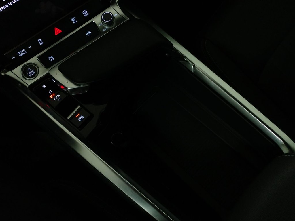 Audi Q8 e-tron QUATTRO BLACK COMPETITION | TECH PACK | B&O | TOIT 2024 à Laval, Québec - 16 - w1024h768px