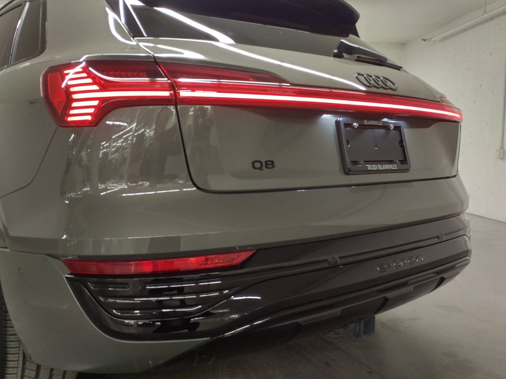 Audi Q8 e-tron QUATTRO BLACK COMPETITION | TECH PACK | B&O | TOIT 2024 à Laval, Québec - 20 - w1024h768px