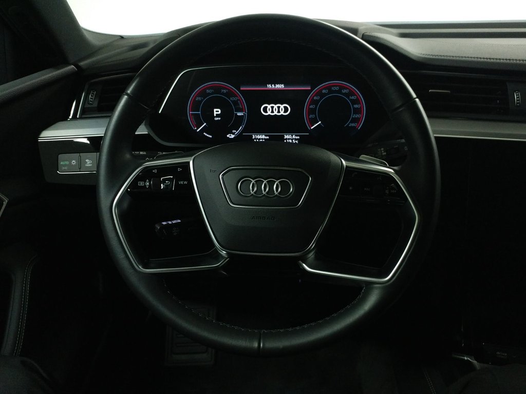 Audi Q8 e-tron QUATTRO BLACK COMPETITION | TECH PACK | B&O | TOIT 2024 à Laval, Québec - 17 - w1024h768px