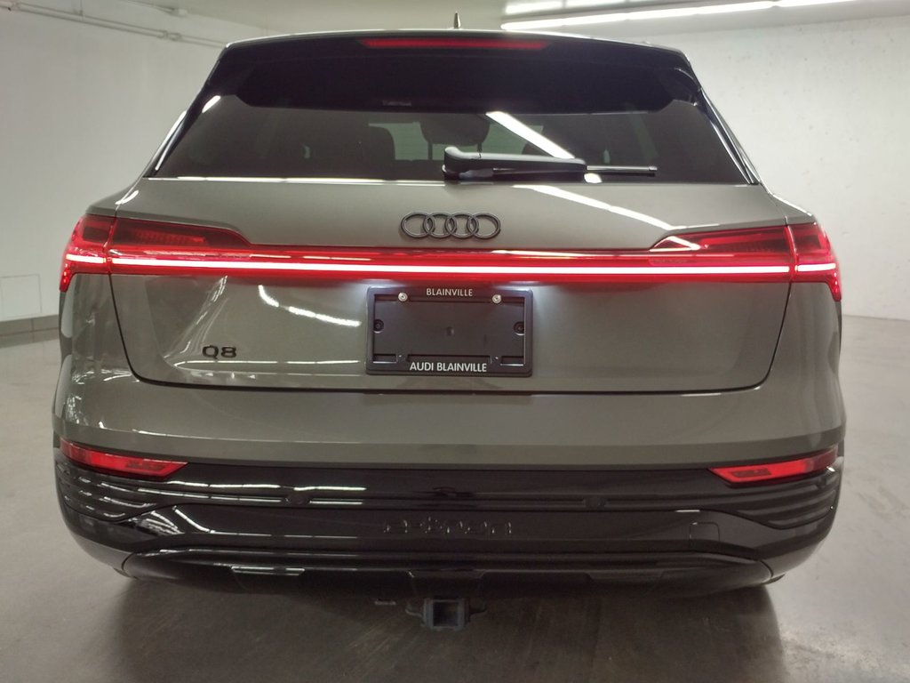 Audi Q8 e-tron QUATTRO BLACK COMPETITION | TECH PACK | B&O | TOIT 2024 à Laval, Québec - 5 - w1024h768px