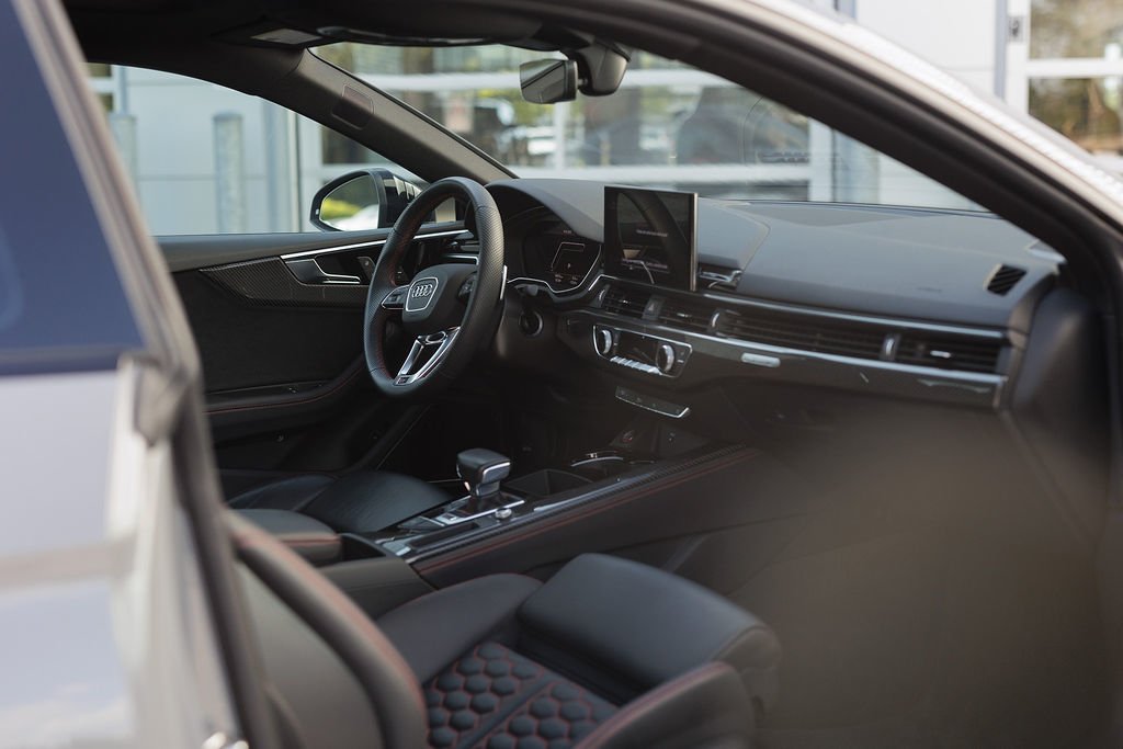 2024 Audi RS5 COUPE QUATTRO in Laval, Quebec - 4 - w1024h768px