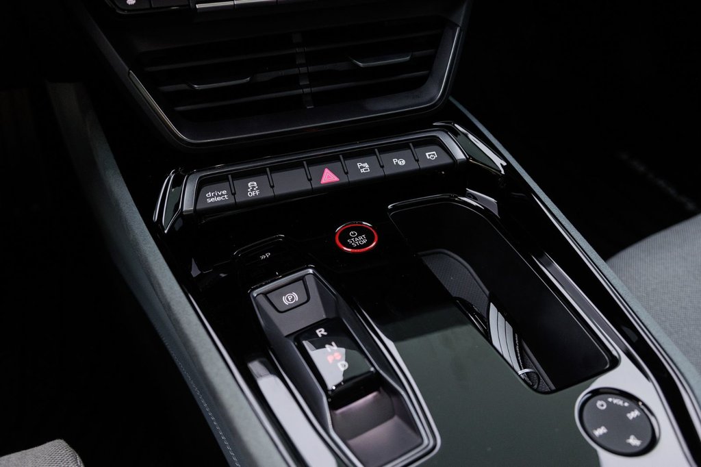 2025 Audi S E-TRON GT in Laval, Quebec - 8 - w1024h768px