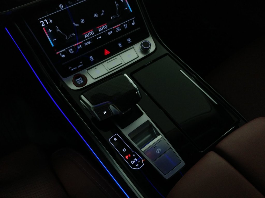 Audi S8 4.0TFSI QUATTRO BLACK OPTICS|RED CALIPER 2025 à Laval, Québec - 16 - w1024h768px