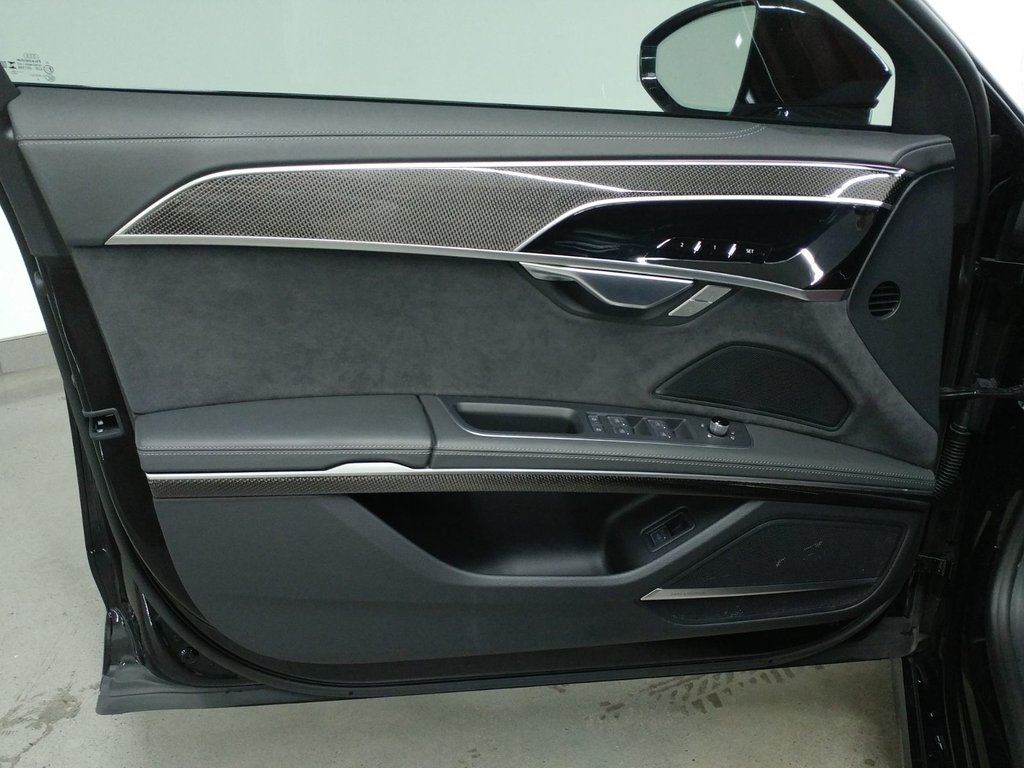 Audi S8 4.0TFSI QUATTRO BLACK OPTICS|RED CALIPER 2025 à Laval, Québec - 12 - w1024h768px