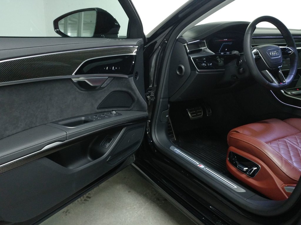 Audi S8 4.0TFSI QUATTRO BLACK OPTICS|RED CALIPER 2025 à Laval, Québec - 11 - w1024h768px