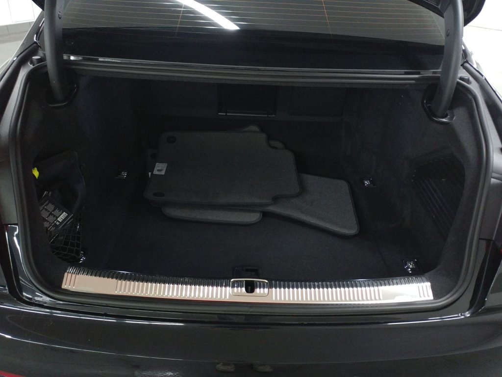 Audi S8 4.0TFSI QUATTRO BLACK OPTICS|RED CALIPER 2025 à Laval, Québec - 8 - w1024h768px