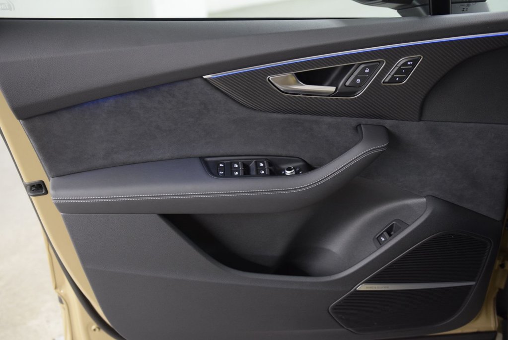2025 Audi SQ7 BLACK OPTICS|SPORT EXHAUST|MASSAGE SEAT|HITCH|22PO in Laval, Quebec - 12 - w1024h768px