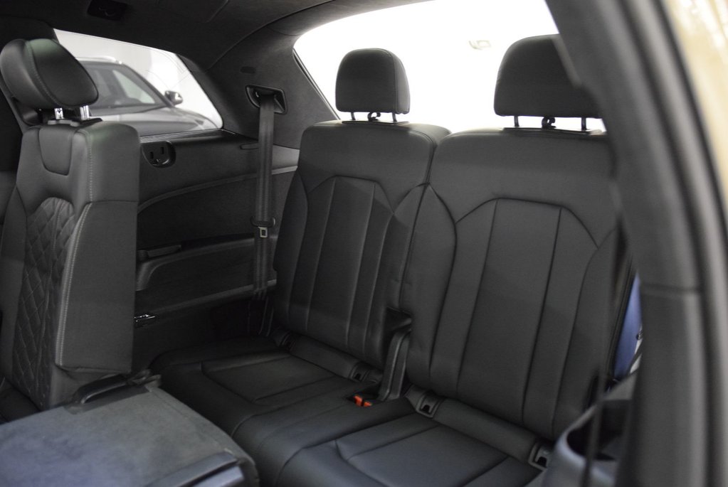 2025 Audi SQ7 BLACK OPTICS|SPORT EXHAUST|MASSAGE SEAT|HITCH|22PO in Laval, Quebec - 17 - w1024h768px