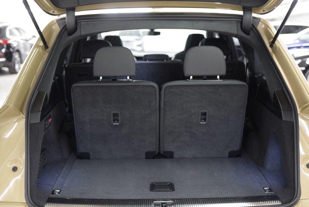 2025 Audi SQ7 BLACK OPTICS|SPORT EXHAUST|MASSAGE SEAT|HITCH|22PO in Laval, Quebec - 11 - w1024h768px