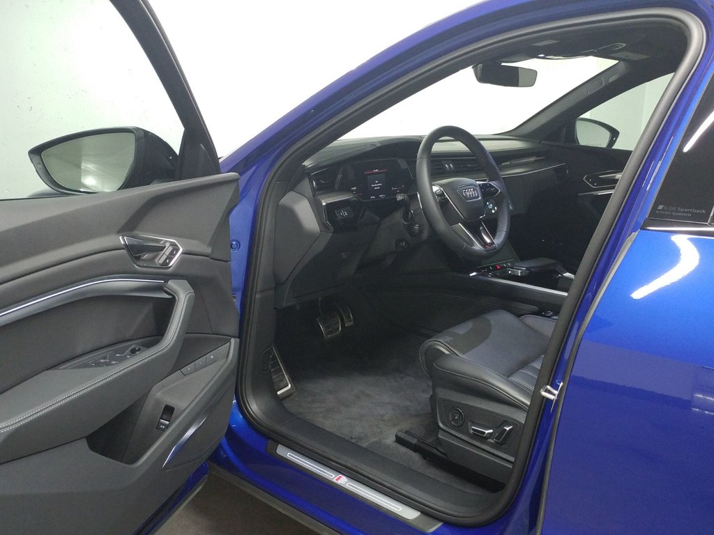 Audi SQ8 e-tron Sportback BLACK COMPETITION|TECH PACK| PREMIUM PACK|22 PO 2024 à Laval, Québec - 12 - w1024h768px