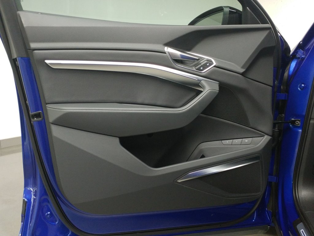 Audi SQ8 e-tron Sportback BLACK COMPETITION|TECH PACK| PREMIUM PACK|22 PO 2024 à Laval, Québec - 11 - w1024h768px
