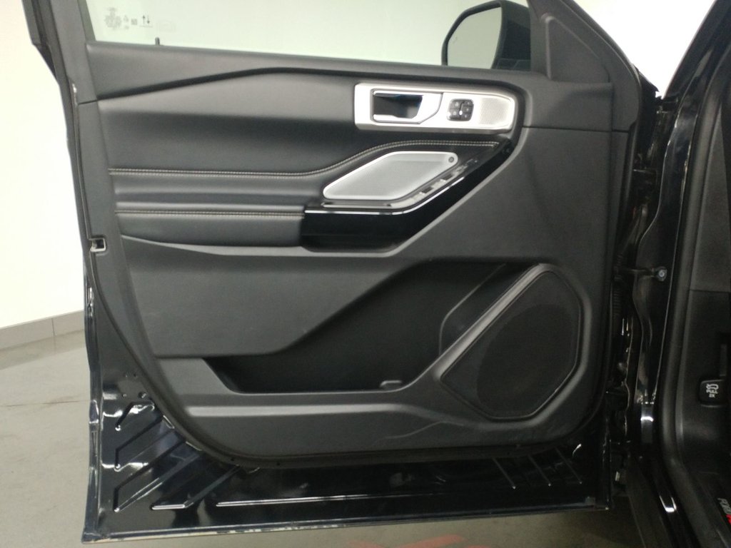 2022 Ford Explorer ST 4WD TOIT PANO|CUIR|NAVI|CARPLAY|CAMERA in Laval, Quebec - 11 - w1024h768px