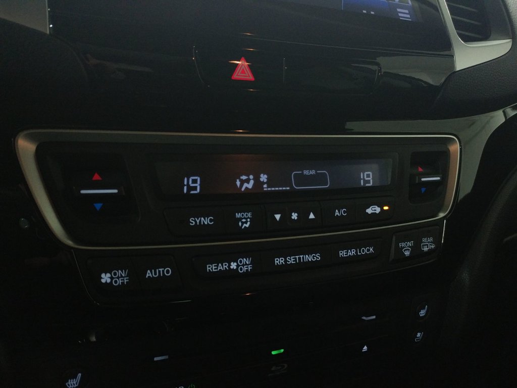 2018 Honda Pilot TOURING AWD CUIR | TOIT | DVD | NAVI | ANGLE MORT in Laval, Quebec - 16 - w1024h768px