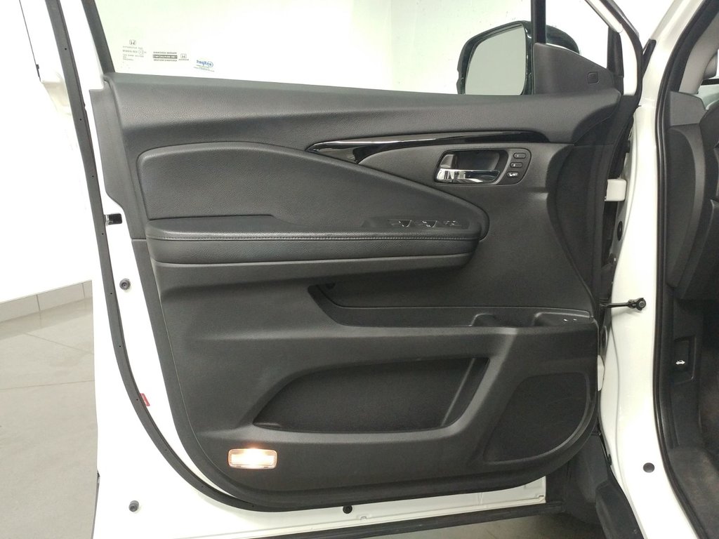 2018 Honda Pilot TOURING AWD CUIR | TOIT | DVD | NAVI | ANGLE MORT in Laval, Quebec - 12 - w1024h768px