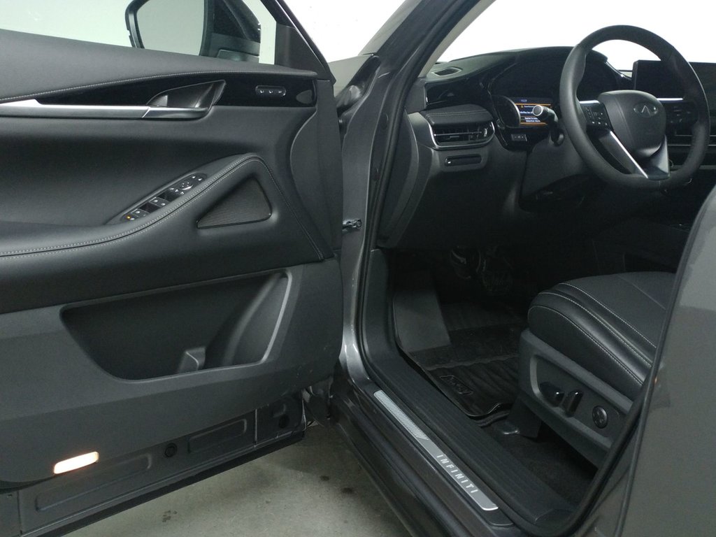 Infiniti QX60 PURE AWD TOIT PANO|CUIR|CARPLAY|CAMERA 2025 à Laval, Québec - 11 - w1024h768px