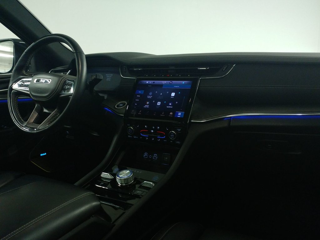 Jeep Grand Cherokee OVERLAND 4X4 TOIT PANO|NAVI|CARPLAY|ANGLE MORT 2023 à Laval, Québec - 7 - w1024h768px