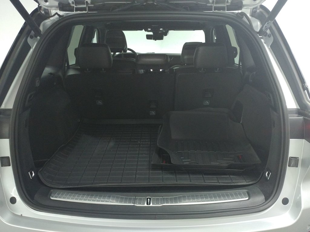 Jeep Grand Cherokee OVERLAND 4X4 TOIT PANO|NAVI|CARPLAY|ANGLE MORT 2023 à Laval, Québec - 8 - w1024h768px