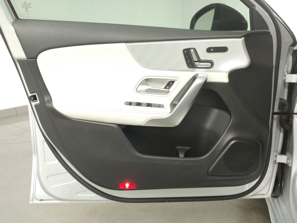 Mercedes-Benz A-Class A 250 4MATIC TOIT PANO|NIGHT PACK|PREMIUM PACK 2019 à Laval, Québec - 11 - w1024h768px