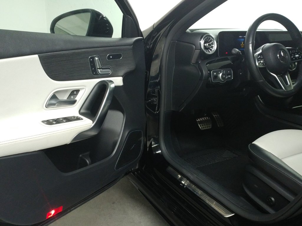 2019 Mercedes-Benz A-Class A 250 4MATIC NIGHT PACK|PREMIUM PACK|BURMESTER in Laval, Quebec - 11 - w1024h768px