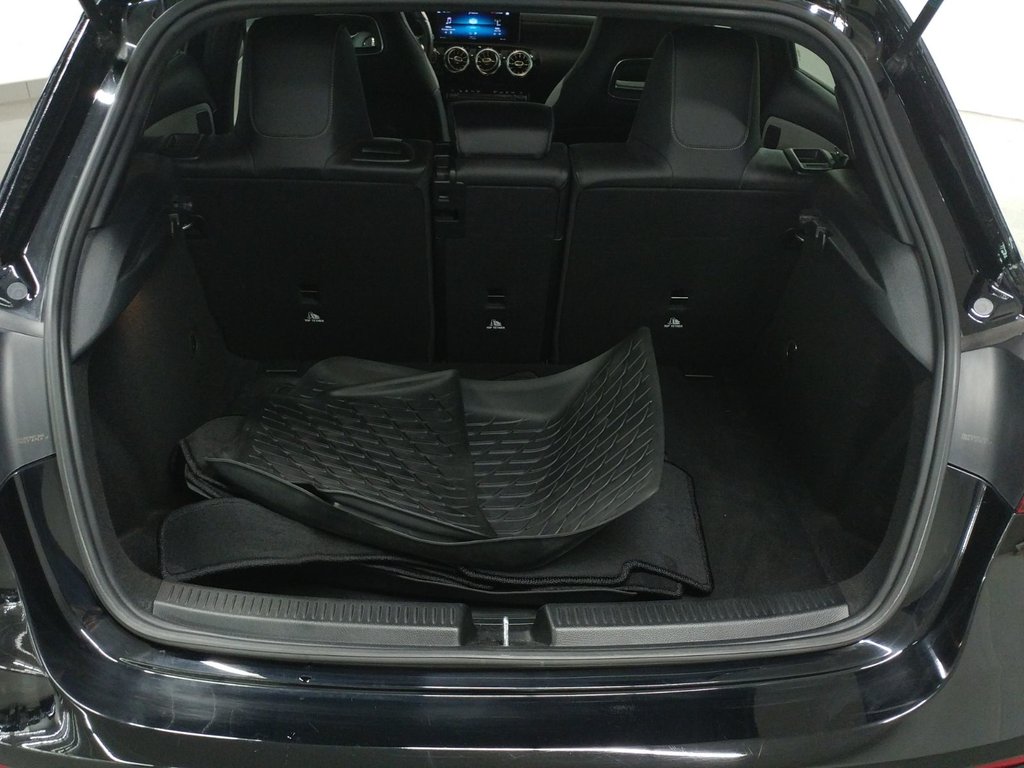 2019 Mercedes-Benz A-Class A 250 4MATIC NIGHT PACK|PREMIUM PACK|BURMESTER in Laval, Quebec - 8 - w1024h768px